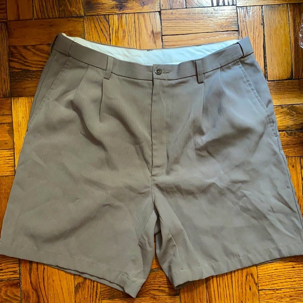 Haggar gray shorts size: 36